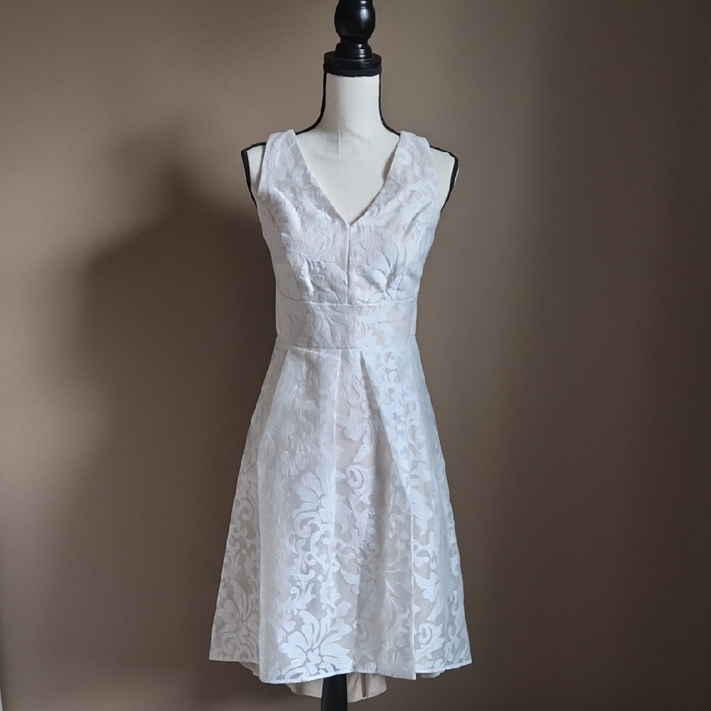 Signature by Sangria Hi/Low Ivory Patterned Mini Dress. NWOT